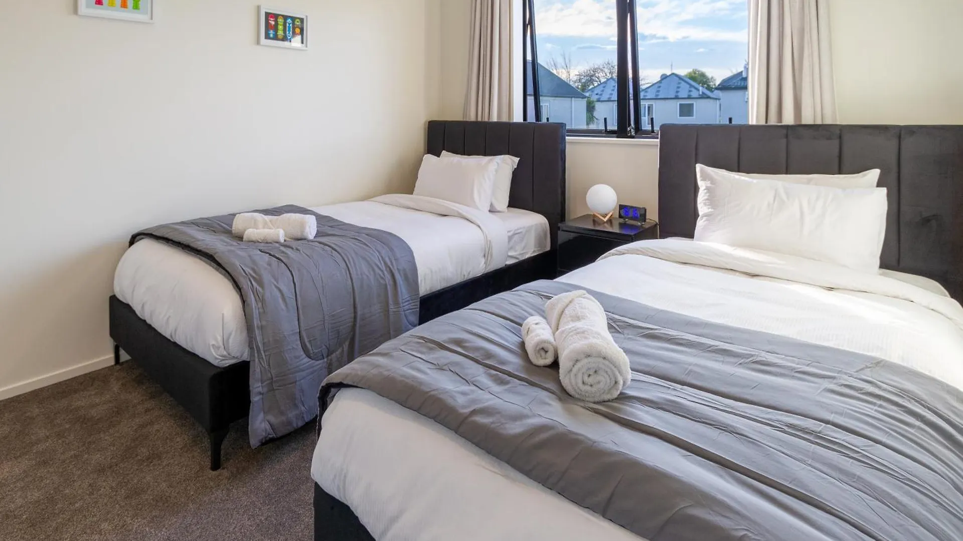 Apartment City Home With Car Park, Sunny Deck & 65-Inch Tv Christchurch
